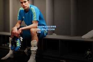 中国花样游泳队世锦赛摘金 演绎水中艺术新高度