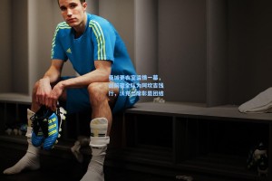 曼城更衣室温情一幕，战前夜全队为阿坎吉饯行，沃克出席彰显团结